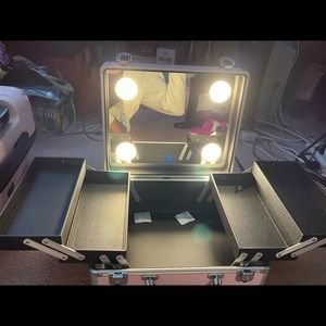 brandy new kylie cosmetics makeup trunk comes with keys and charger